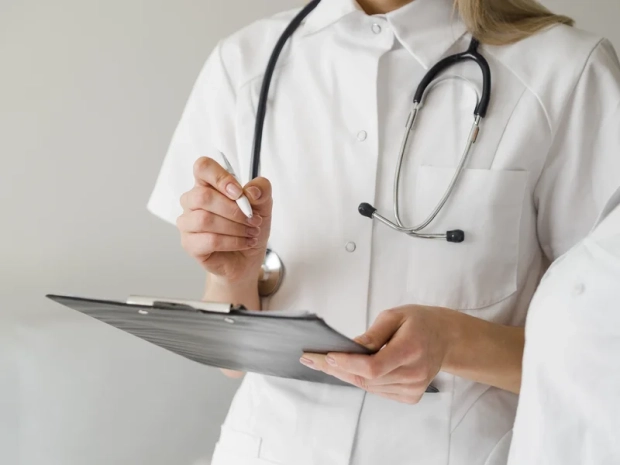 фото врача-невролога на выезде